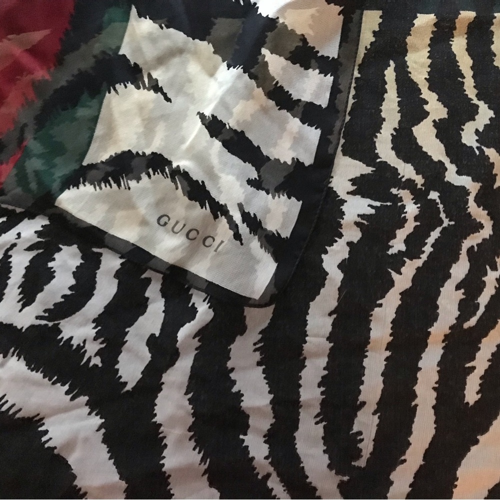 Gucci scarf